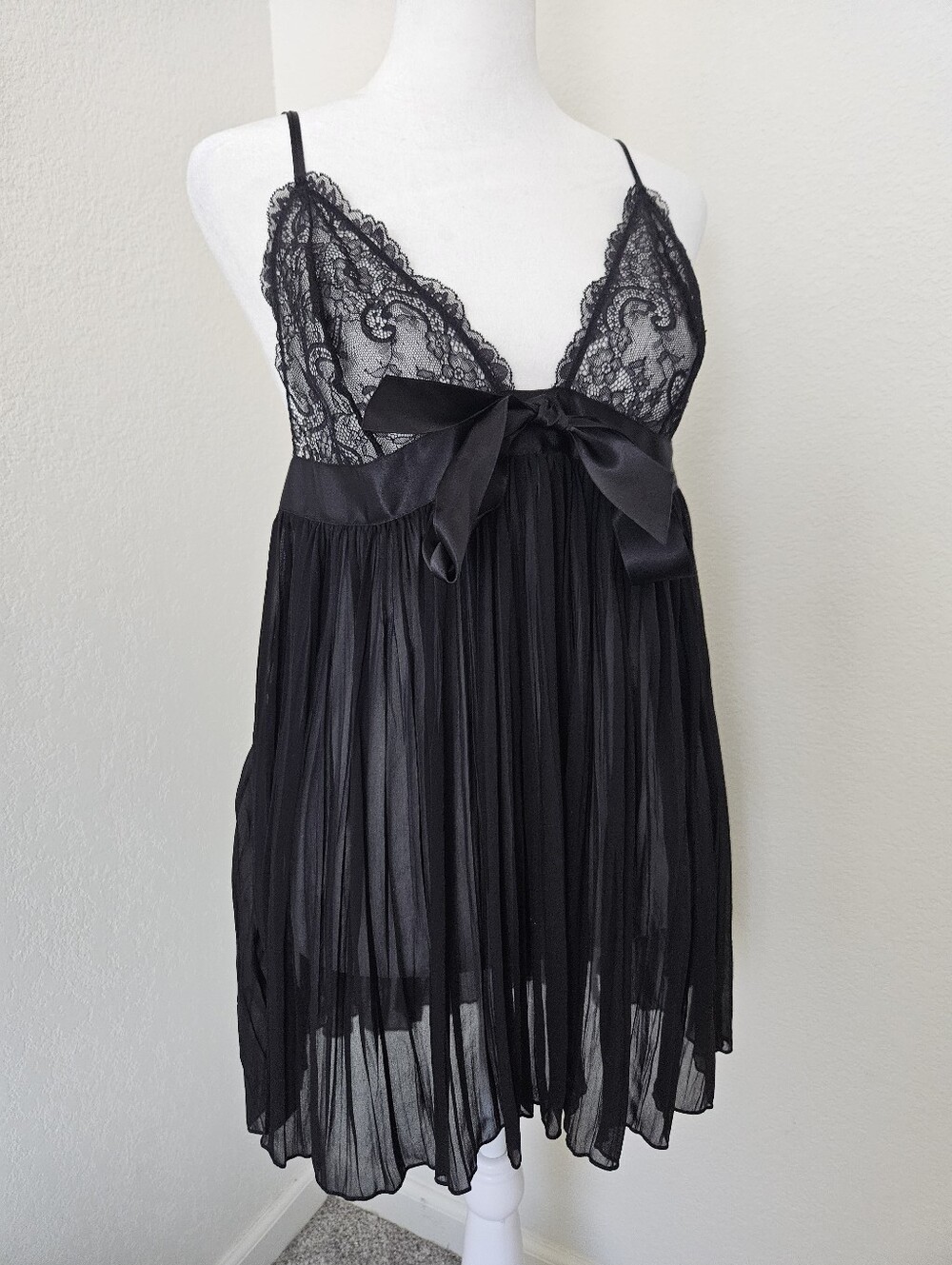 Victoria's Secret Black Lace & Chiffon Babydoll Nightdress